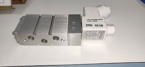 Kaneko Sangyo, Japan solenoid valve 4 way MB15G -1-8-C01