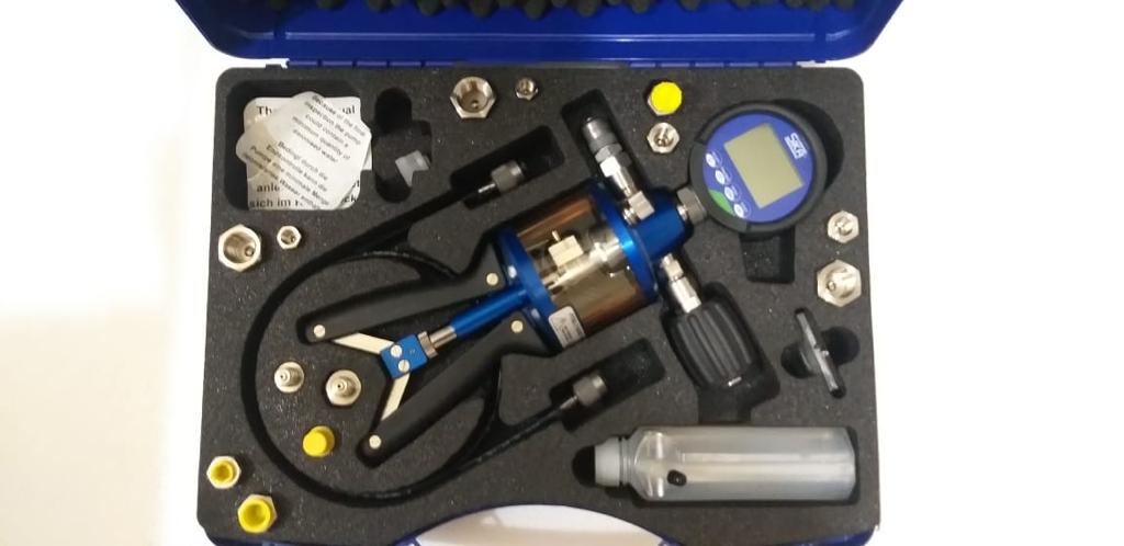 DIGITAL PRESSURE CALIBRATOR, SIKA MAKE, TYPE: E2
