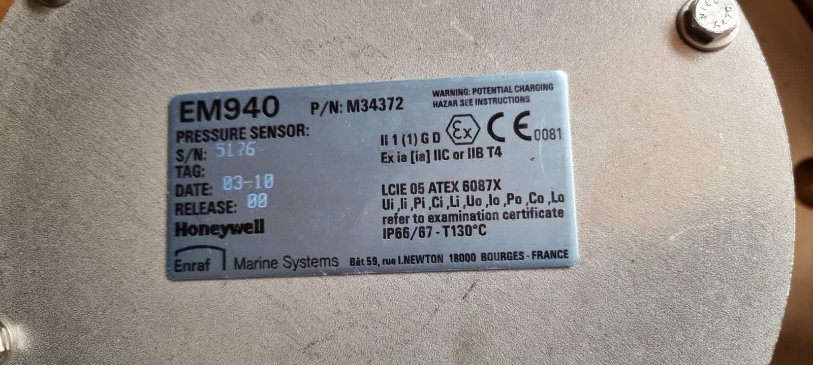 Radar Level Transmitter ,Pressure Sensor EM 940, Honeywell make, P/N M34372 for Tanker Liquid Cargo