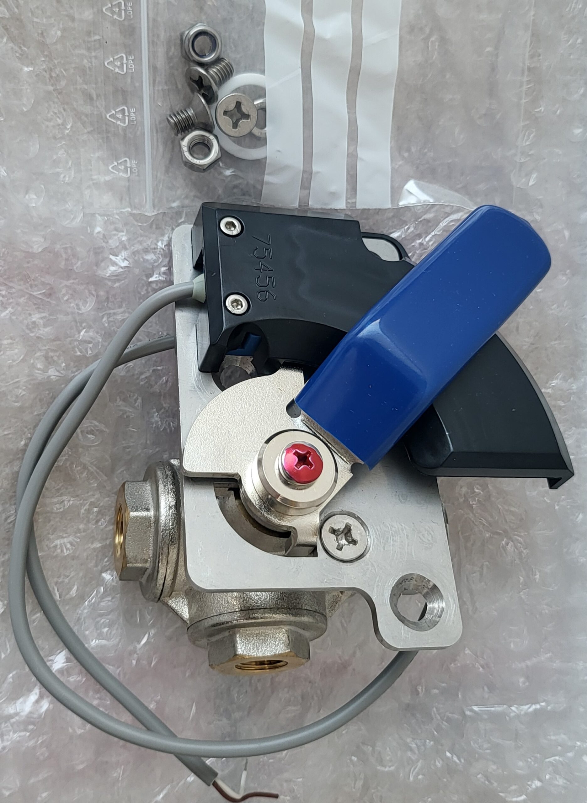 Valve Assembly Group, OMD-24(MANUAL VALVES) complete with bracket, valves and backplate ** incl. 2x Threaded plug nipple, 1/4" x 6mm ** Article No: 79400