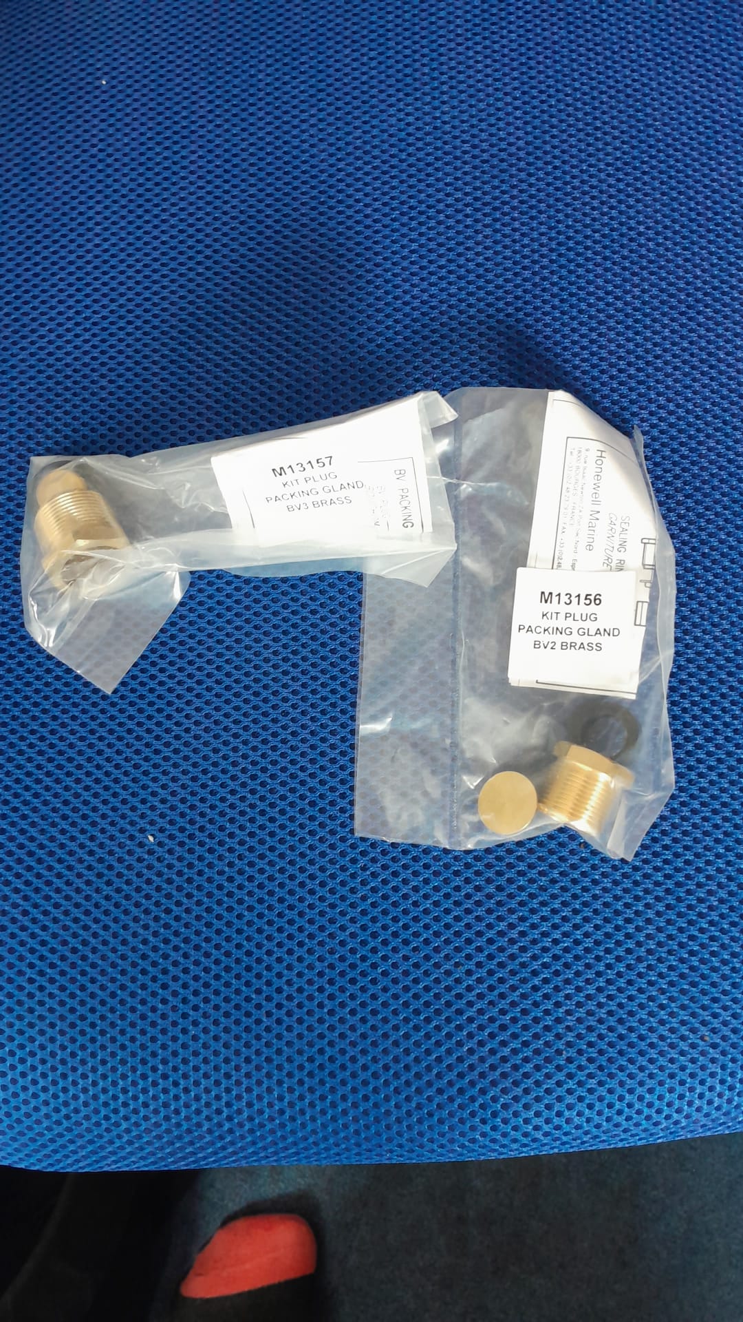 KIT PLUG PACKING GLAND BV BRASS. M13157. HONEYWELL
